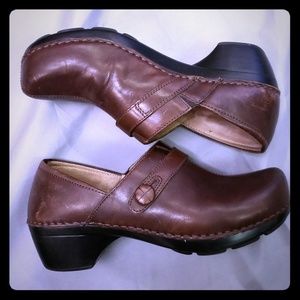 Dansko brown clogs/shoes
